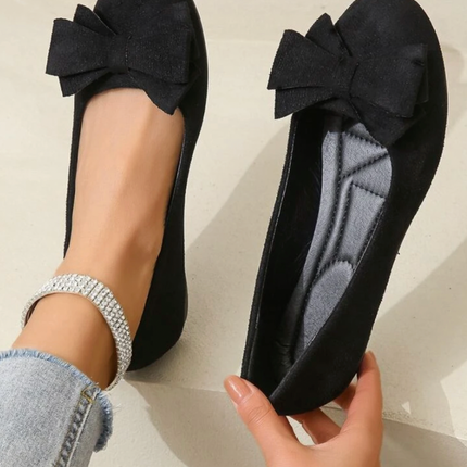 Blossia | Flat Shoes with Ribbon Accent