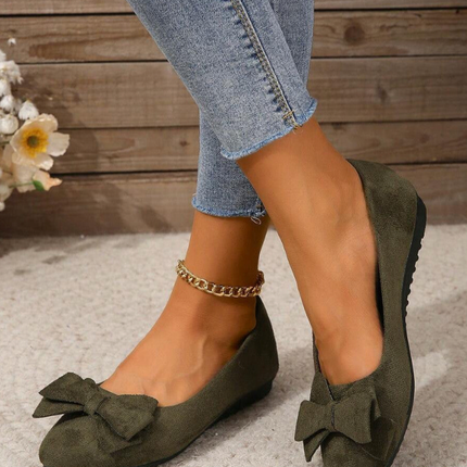 Blossia | Flat Shoes with Ribbon Accent