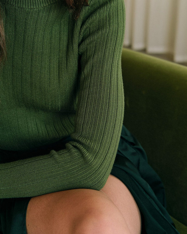 Eva | Slim Fit Ribbed Knit Tee